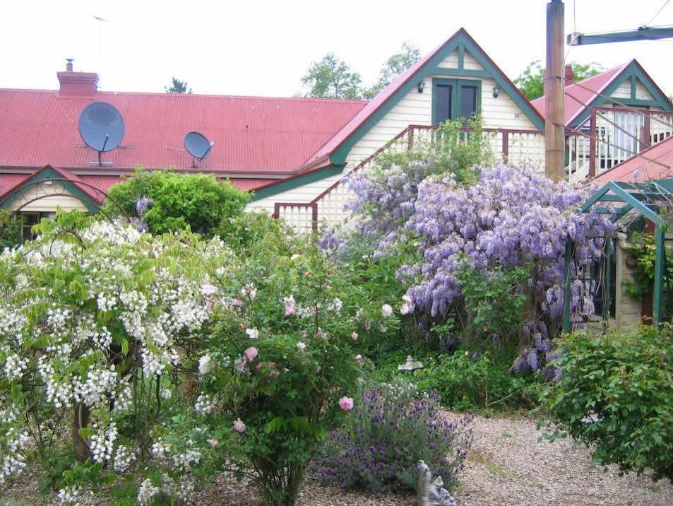 Grove Crabtree House B&B 외부 사진